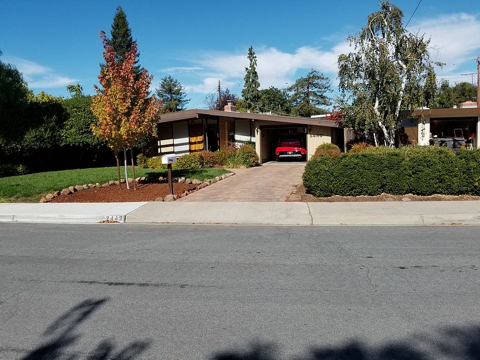 1st image of 2442 Parker St