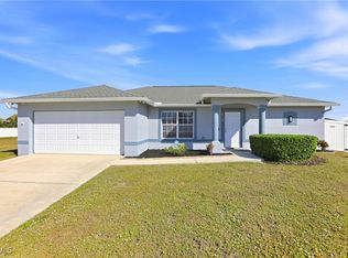 515 NE 5th Pl, Cape Coral, FL 33909
