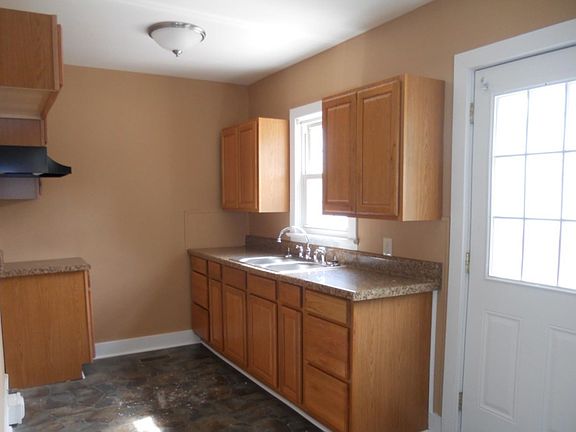 3rd image of 118 Golf Club Ln
