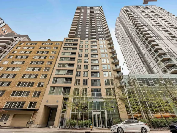 40 Nepean St #1905, Ottawa, ON K2P 0X5