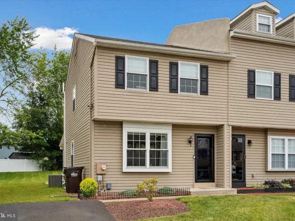 122 Brownstone Ln, Horsham, PA 19044