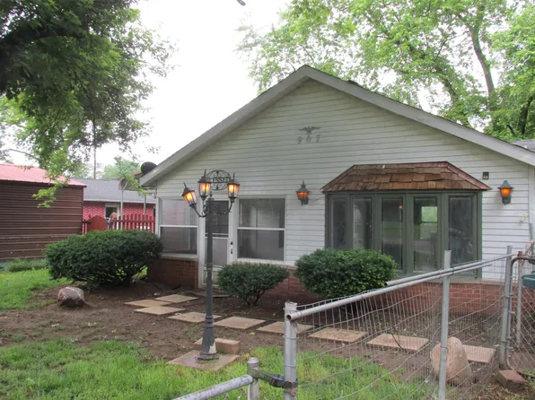 907 S Tennessee Ave, Muncie, IN 47302