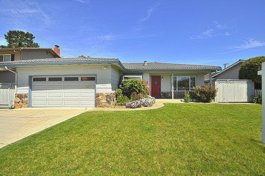 1st image of 1554 Carmel Dr