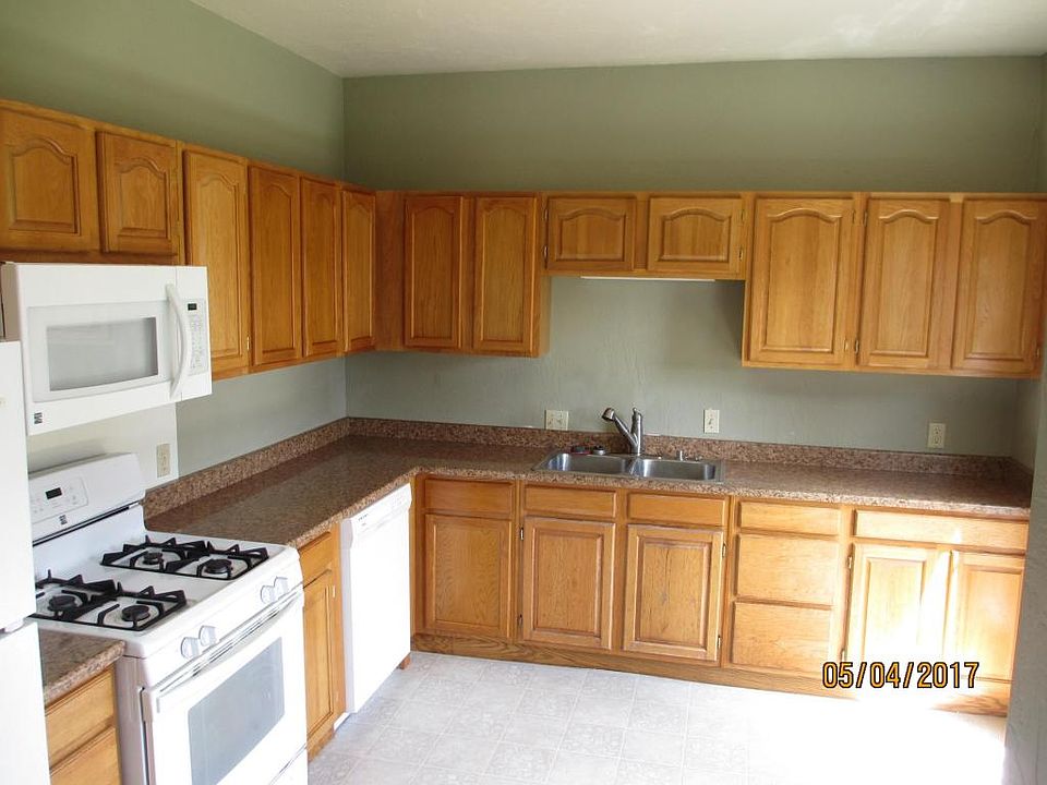 2nd image of 55 Henderson St