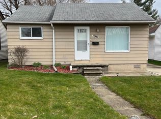29050 Beechwood St, Garden City, MI 48135