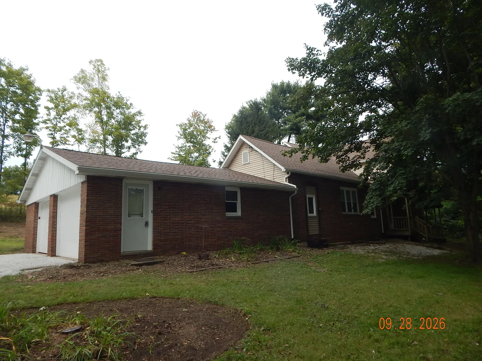 3 bed, 2152 sqft, $1,850 — Photo 2