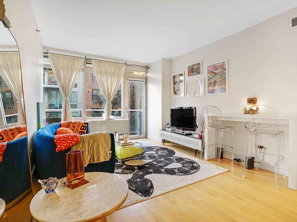 1st image of 425 E 13th St APT 4B