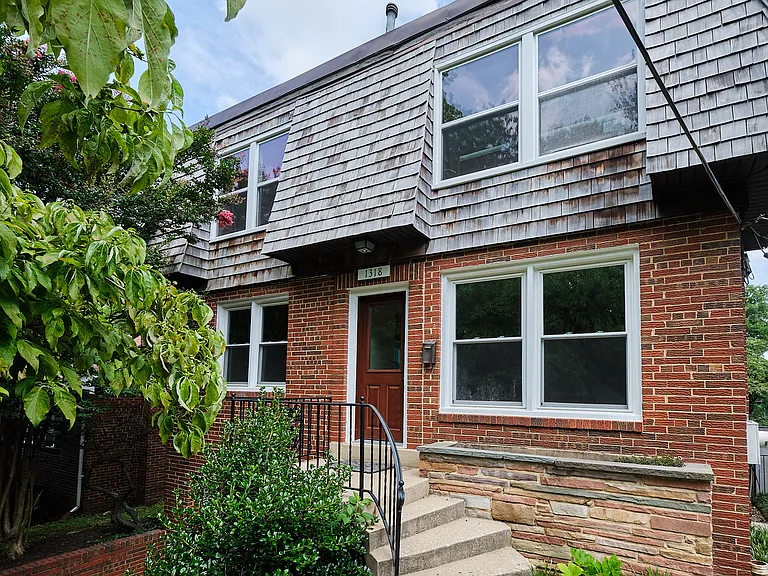 1318 Perry St NE — Photo 55