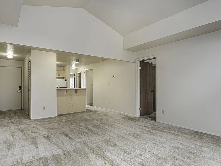 Indian Lakes Apartments — Photo 87
