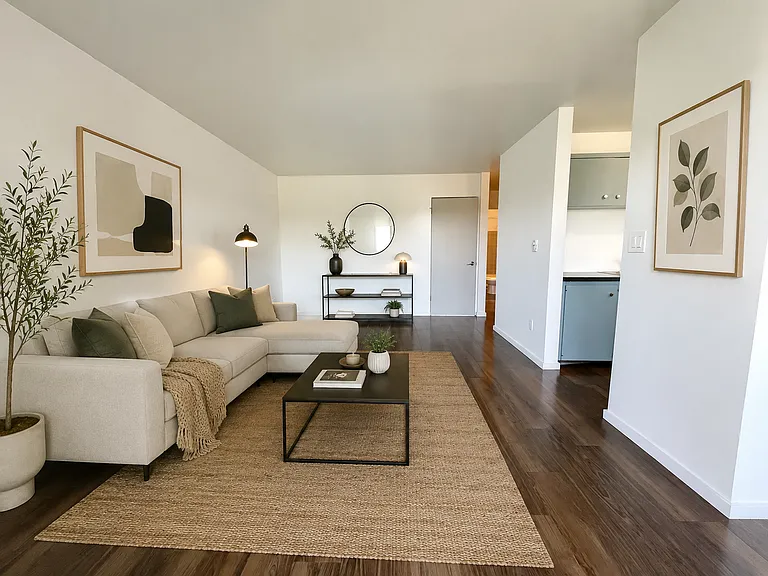 Bayview Apartments — Photo 73