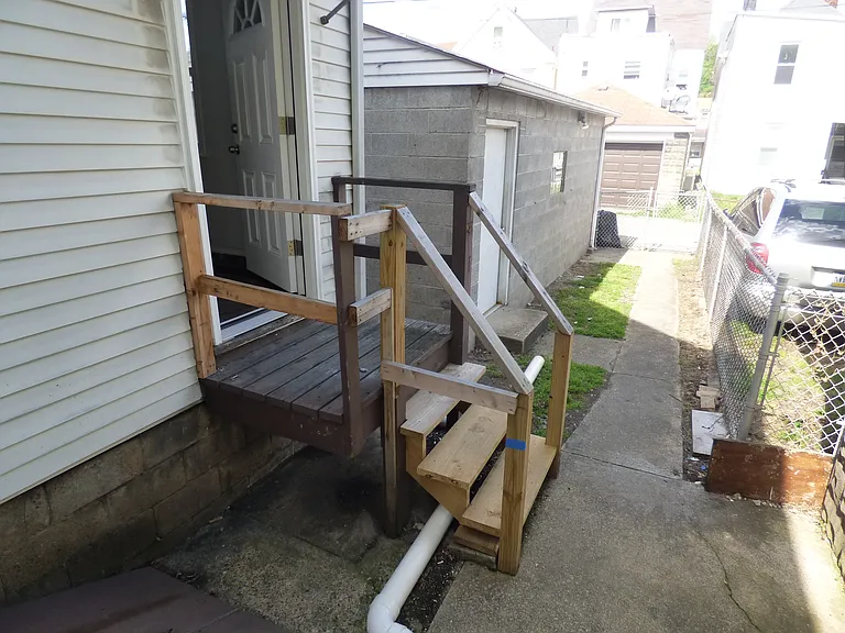 406 Grove St — Photo 16