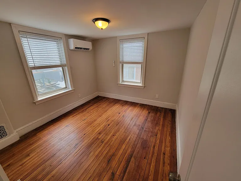 2050 Sansom St #2 — Photo 8