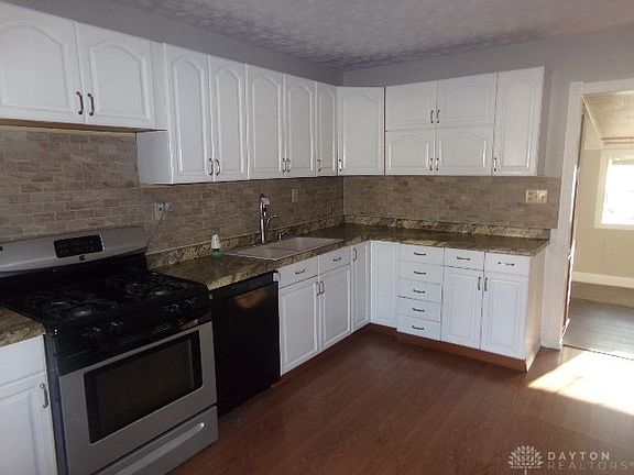 4th image of 516 N Church St