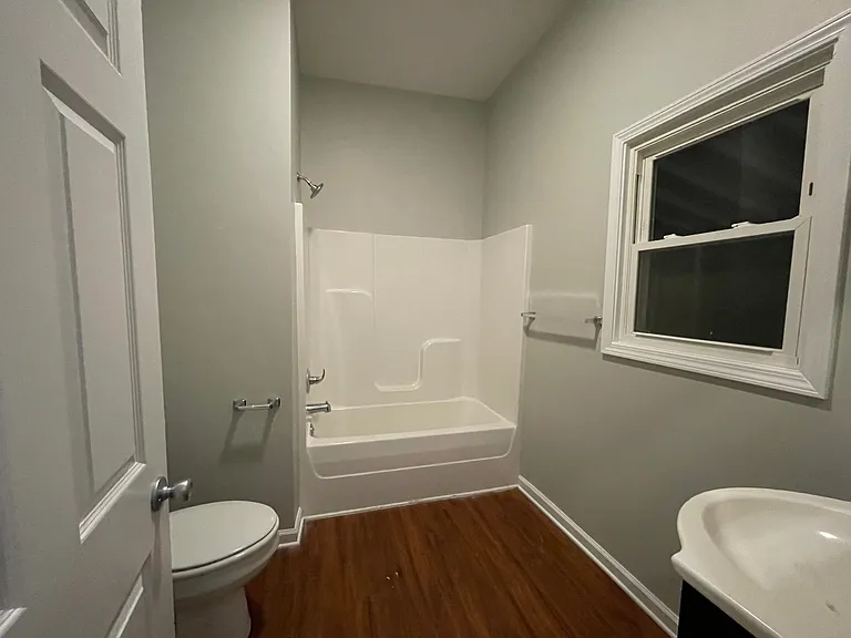 202 N Queen St — Photo 24