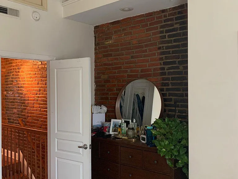 2364 E Fletcher St — Photo 10