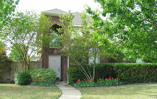 509 Raintree Cir Photo 1