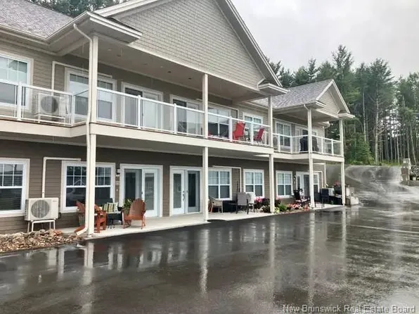 1 Bushville Dr, Miramichi, NB E1N 4R5