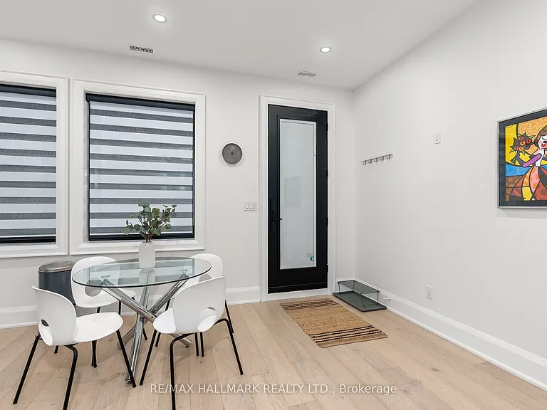 12 Glenside Ave — Photo 4