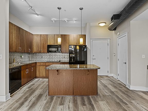 4th image of 535 S Upper St APT 215