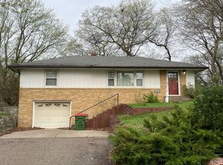 5085 Red Oak Dr, Mounds View, MN 55112