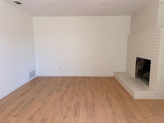 4th image of 6004 Grand Ave