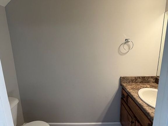 5th image of 1299 Pond St SE