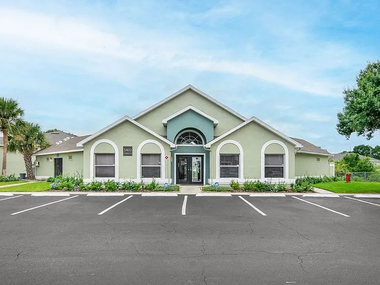 Leasing Office Exterior