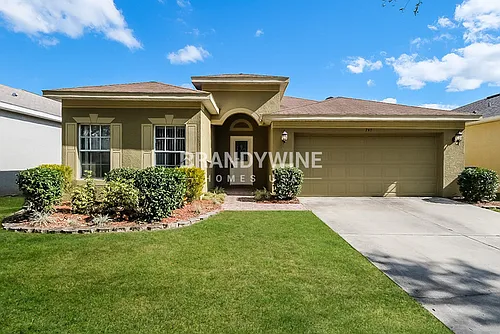 747 Star Pointe Dr Photo 1