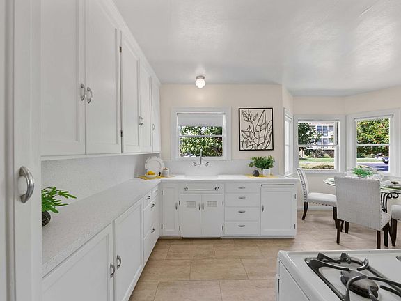 4th image of 1595 Santa Clara St