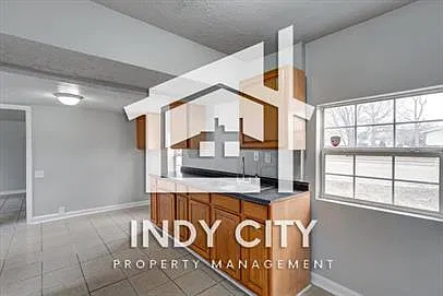 3 bed, 1.5 bath, 1452 sqft, $1,600 — Photo 3