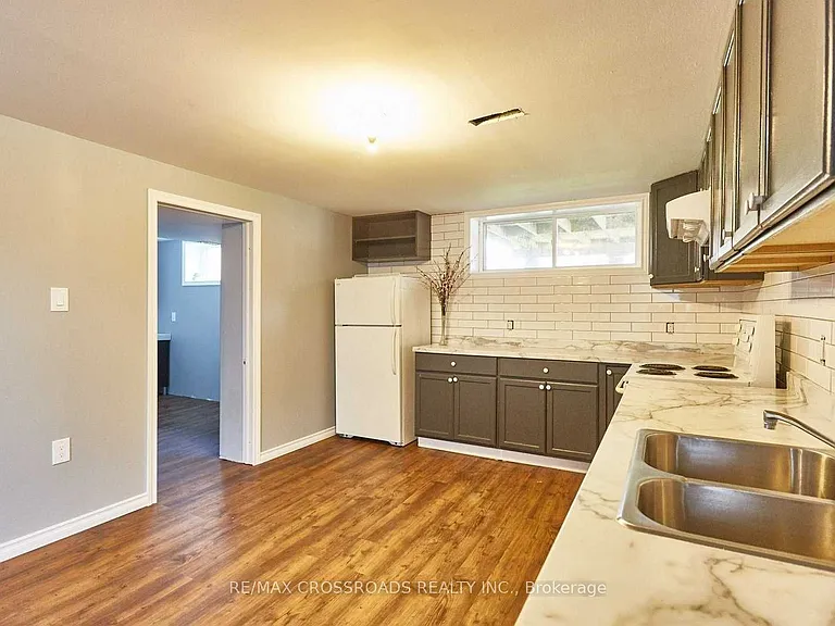 904 Crocus Cres #BASEMENT — Photo 4