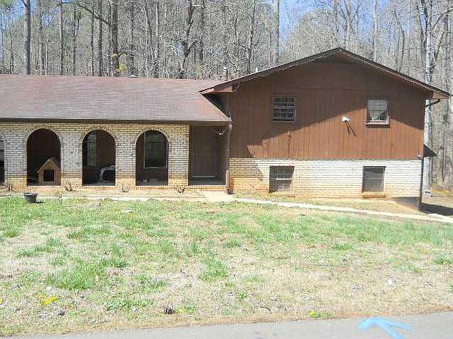 2nd image of 210 Magnolia Dr