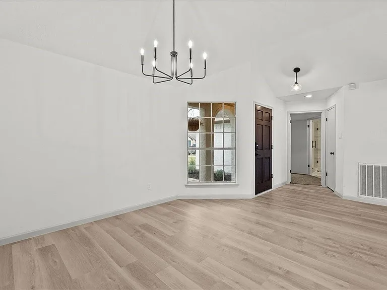 10912 Dogwood Dr — Photo 8