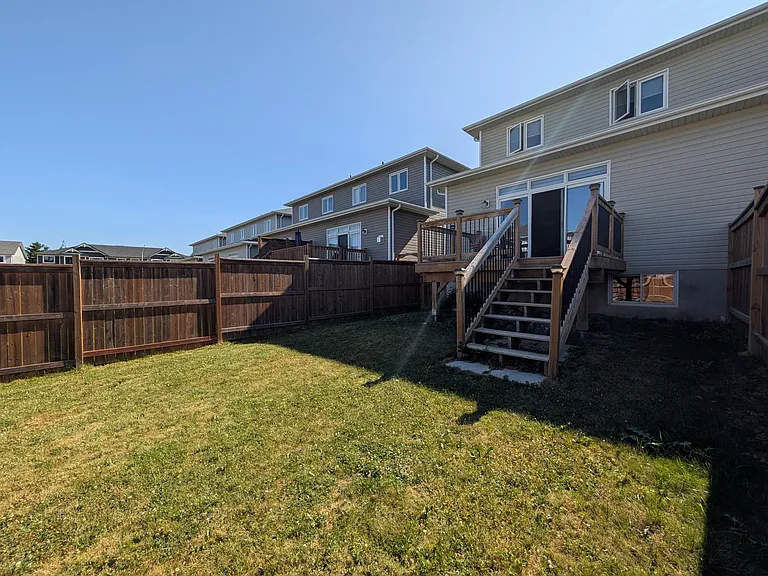 1226 Max Cres — Photo 20