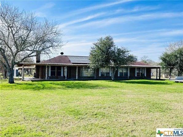 2035 County Road 400, Yoakum, TX 77995