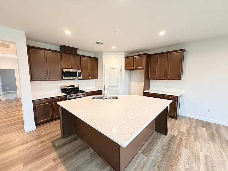 1858 Morro Ct — Photo 10