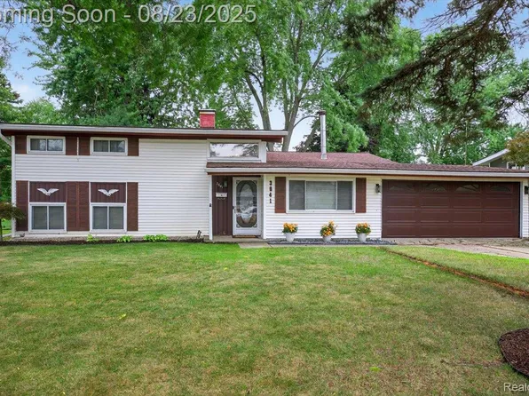 3641 Warringham Ave, Waterford, MI 48329