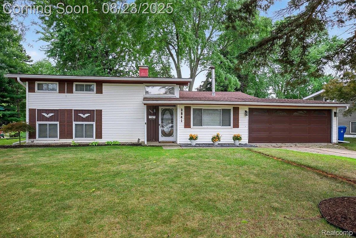 3641 Warringham Ave photo 1