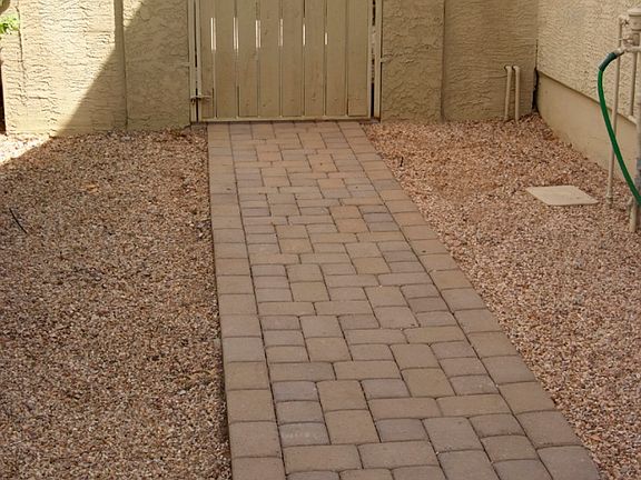 4th image of 15378 W Old Oak Ln