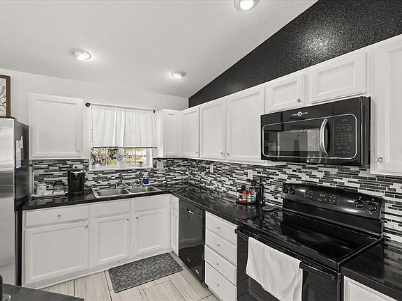 5th image of 4151 Nelson Rd