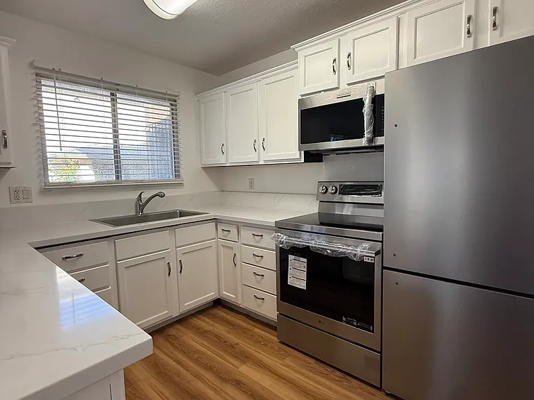 1321 Lorilyn Ave #1 — Photo 3