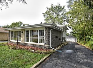 611 Maple Ave, Willow Springs, IL 60480