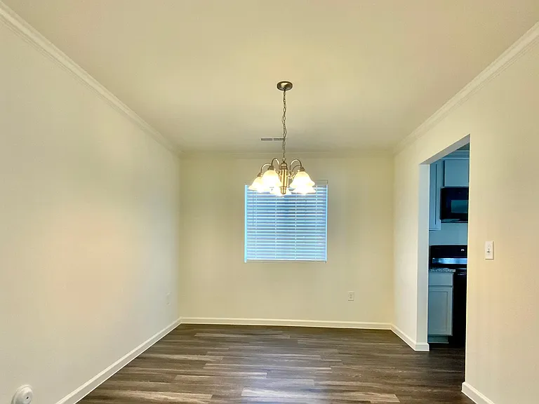 3912 Bissett Way — Photo 8