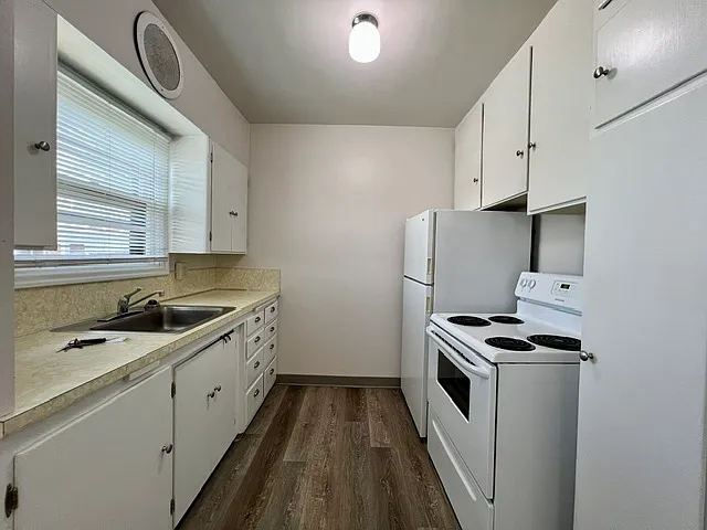 610 Washington St #14 — Photo 3