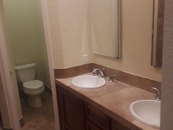 Master bedroom 2 sinks