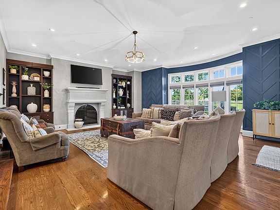 5th image of 928 Hastings St