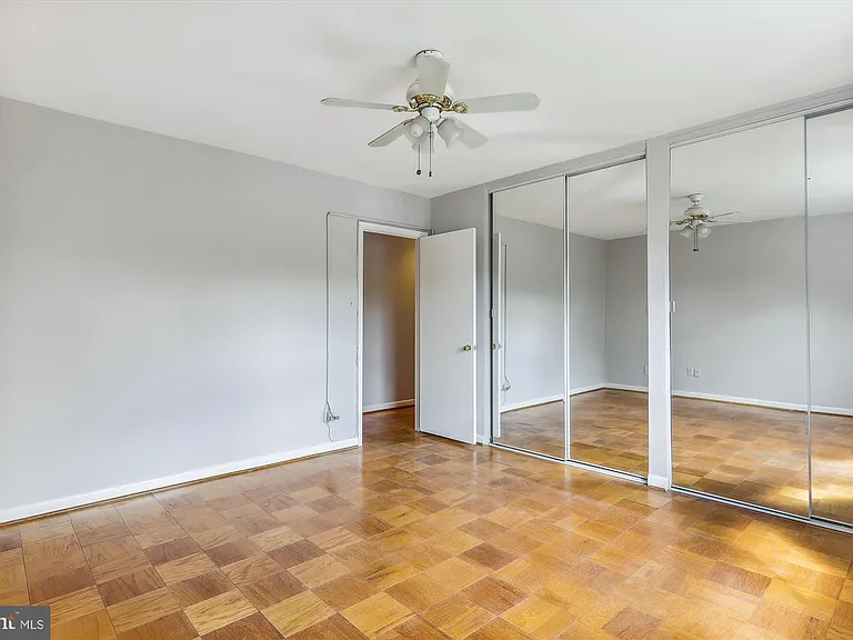10631 Montrose Ave #M-202 — Photo 30