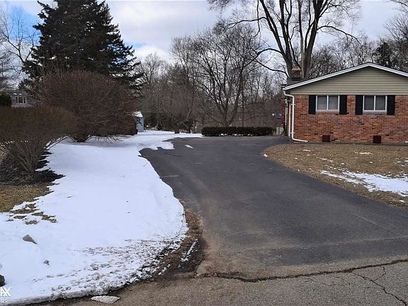 3rd image of 5589 Harlowe Dr