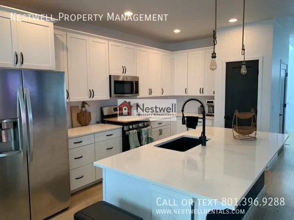 10692 S Kestrel Rise Rd, South Jordan, UT 84009