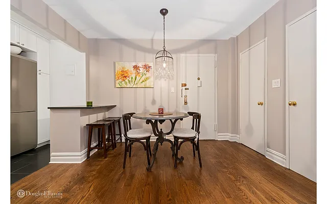 Sold by Douglas Elliman | media 14